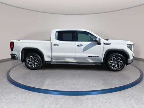 Used 2023 GMC Sierra 1500 SLT w/ SLT Premium Plus Package AWD/4WD image 4