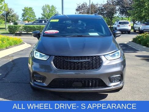 Certified 2023 Chrysler Pacifica Touring-L w/ S Appearance Package AWD/4WD image 2