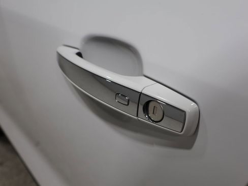 Used 2017 Chevrolet Trax LT w/ LT Convenience Package FWD image 8