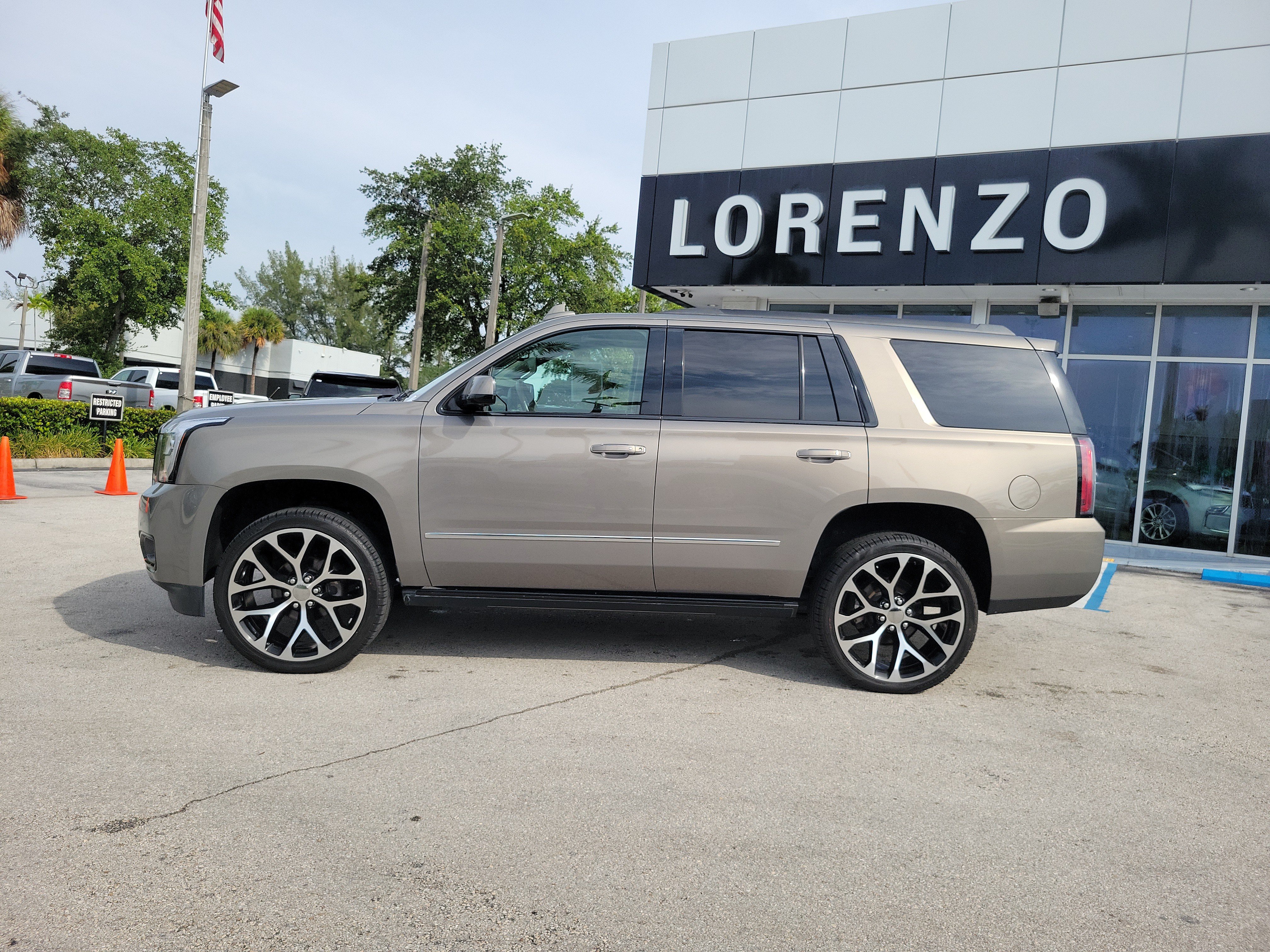 Used 2019 GMC Yukon Denali w/ Denali Ultimate Package RWD image 8
