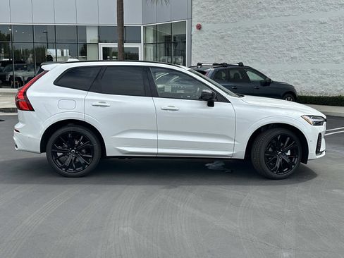 New 2026 Volvo XC60 B5 Ultra w/ Climate Package image 3