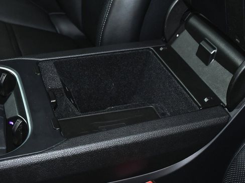 Used 2022 Porsche Cayenne Coupe image 46