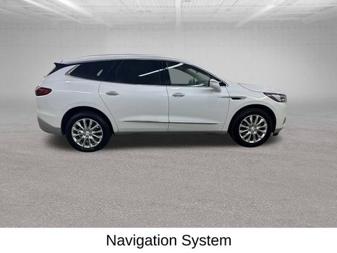 Used 2021 Buick Enclave Premium w/ Sun and Sites Package AWD/4WD image 16