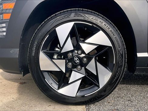 Used 2024 Hyundai Kona Limited image 11