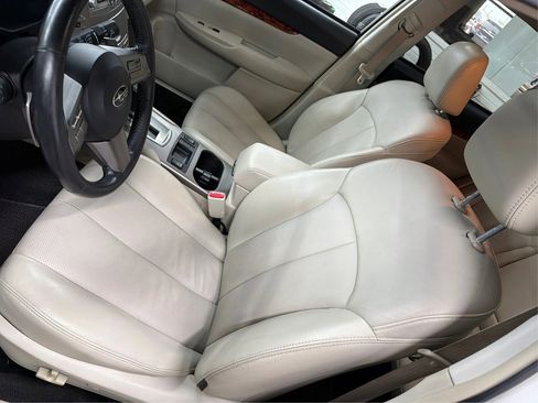 Used 2011 Subaru Outback 2.5i Limited AWD/4WD image 16