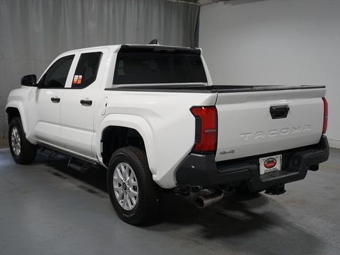 Certified 2025 Toyota Tacoma SR AWD/4WD image 6