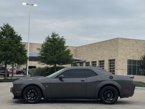 Used 2019 Dodge Challenger R/T Scat Pack RWD image 3