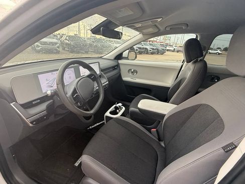 Used 2024 Hyundai Ioniq 5 SEL RWD image 17