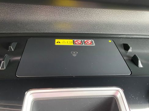 Used 2025 Toyota Sienna Platinum image 37