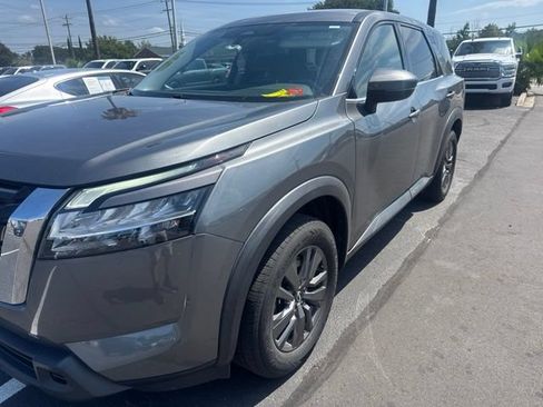 Used 2022 Nissan Pathfinder S FWD image 5