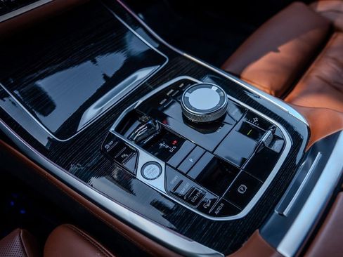 Used 2024 BMW X7 M60i w/ Executive Package image 13