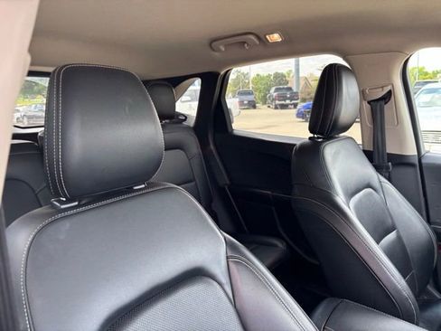 Used 2020 Ford Escape SEL AWD/4WD image 21