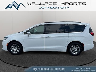 Used 2022 Chrysler Pacifica Touring-L