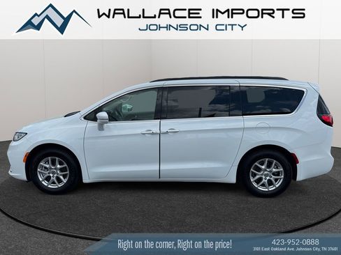 Used 2022 Chrysler Pacifica Touring-L FWD image 1
