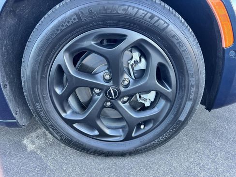 Used 2023 Chrysler Pacifica Touring-L w/ S Appearance Package image 55