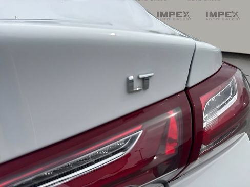 Used 2022 Chevrolet Malibu LT FWD image 19