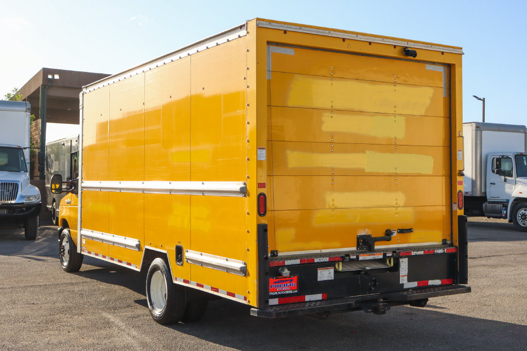 Used 2022 Ford E-350 and Econoline 350 Super Duty RWD image 6