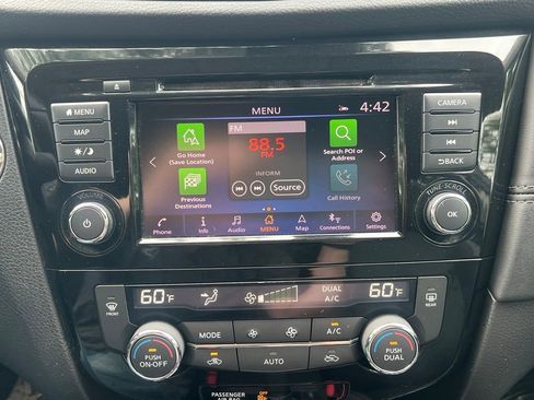 Used 2018 Nissan Rogue SL FWD image 28