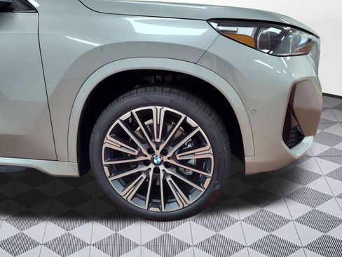 Used 2025 BMW X1 xDrive28i w/ Premium Package image 12