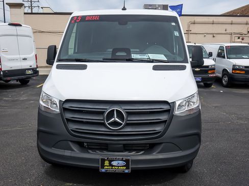 Used 2025 Mercedes-Benz Sprinter 2500 image 5
