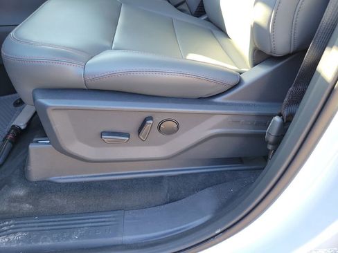 New 2025 Ford Expedition Active image 23