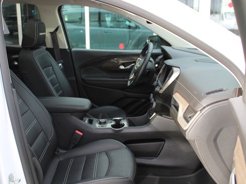 Used 2023 GMC Terrain Denali image 12