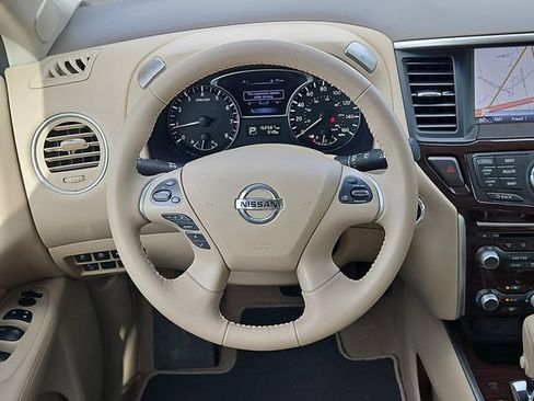 Used 2015 Nissan Pathfinder Platinum FWD image 26