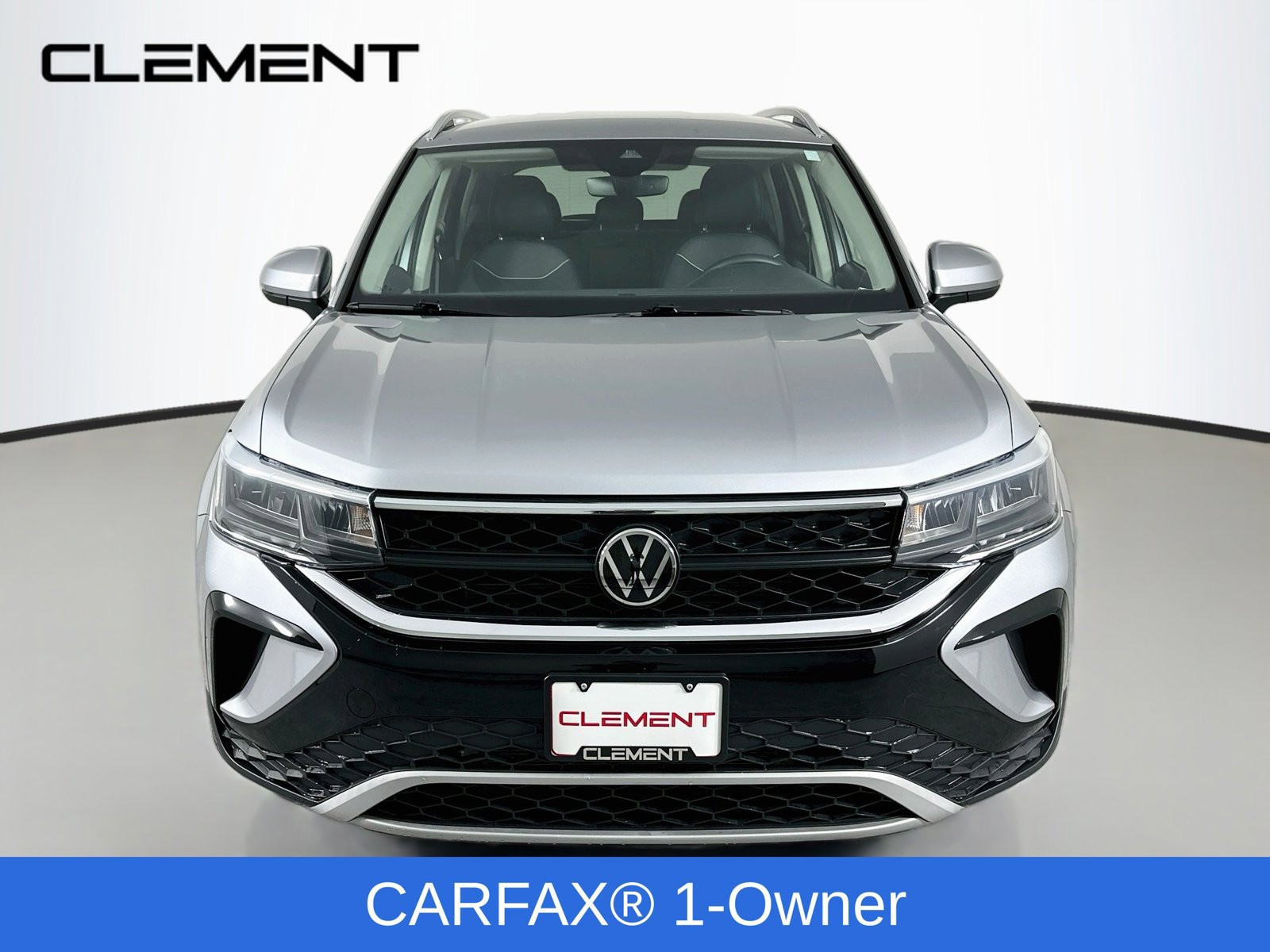 Used 2024 Volkswagen Taos SE FWD image 2