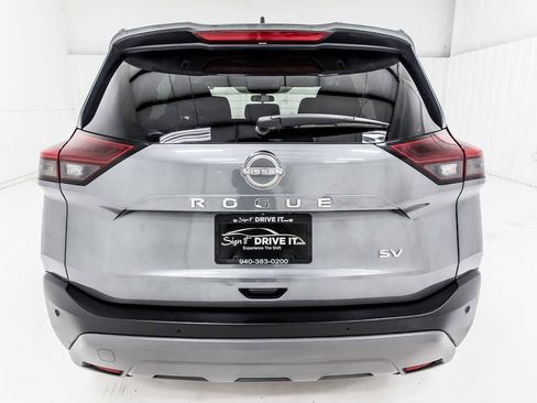 Used 2023 Nissan Rogue SV image 6