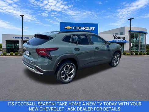 New 2026 Chevrolet Trax LT w/ LT Convenience Package FWD image 7
