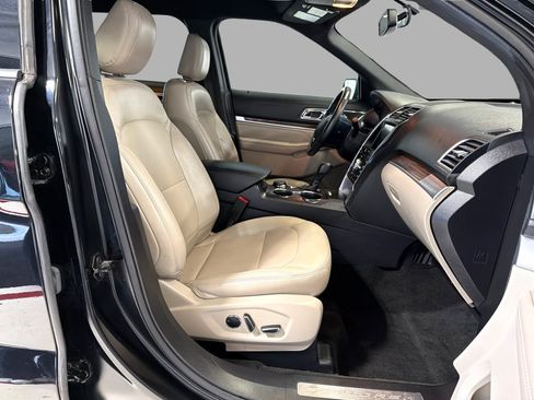 Used 2018 Ford Explorer Limited AWD/4WD image 14