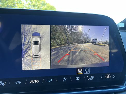 New 2026 Chevrolet Equinox EV LT image 26