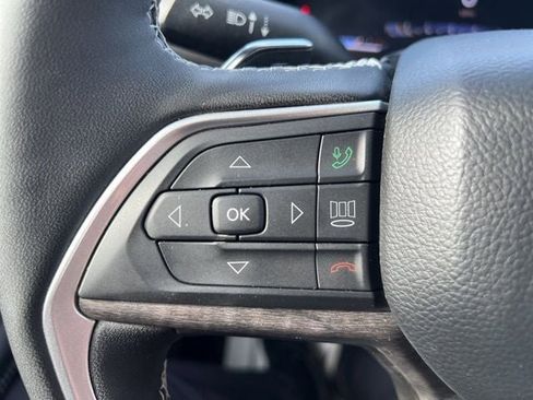 Certified 2025 Jeep Grand Cherokee Limited image 22