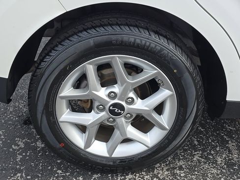 Used 2024 Kia Soul LX w/ Option Group 015 image 9