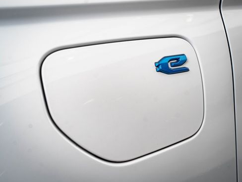 Used 2023 Jeep Grand Cherokee 4WD 4xe image 9