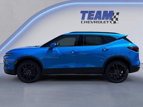 New 2026 Chevrolet Blazer LT w/ Convenience Package FWD image 2