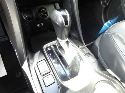 Used 2017 Hyundai Santa Fe Sport image 18