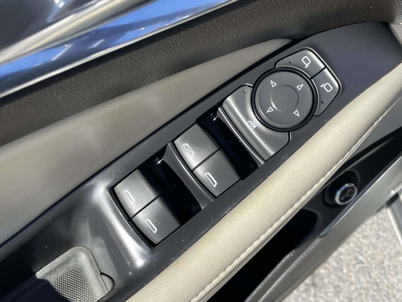 Used 2021 Buick Enclave Essence w/ Sound and Sites Package FWD image 19