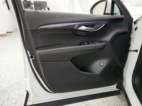 Used 2023 Buick Envision Essence AWD/4WD image 32