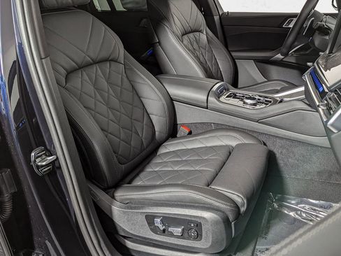 Used 2024 BMW X6 M60i w/ Dynamic Handling Package image 28