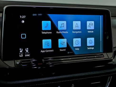 Certified 2025 Volkswagen Atlas Cross Sport SE FWD image 18