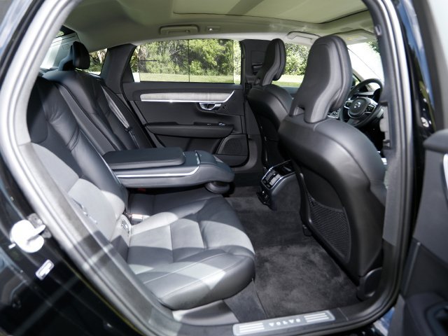 Used 2023 Volvo S90 B6 Plus AWD/4WD image 22