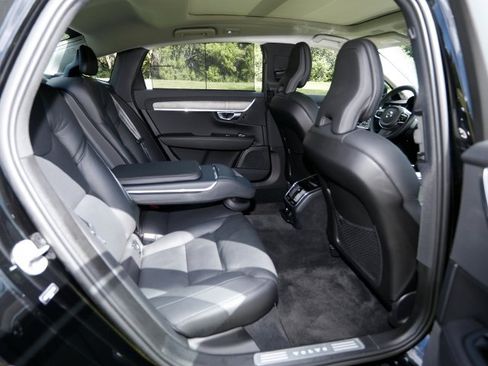 Used 2023 Volvo S90 B6 Plus AWD/4WD image 22