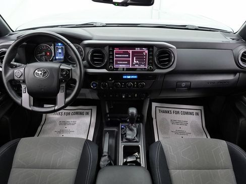 Used 2022 Toyota Tacoma TRD Off-Road w/ Technology Package AWD/4WD image 20