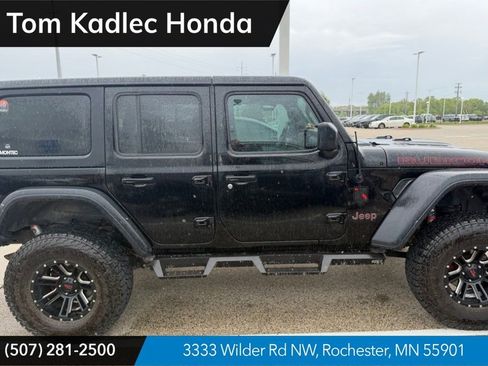 Used 2018 Jeep Wrangler Unlimited Rubicon AWD/4WD image 1