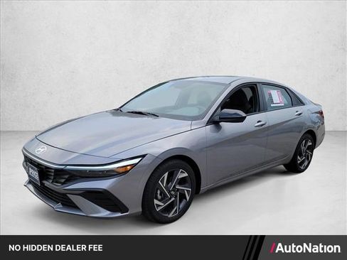 Used 2025 Hyundai Elantra Sport FWD image 1