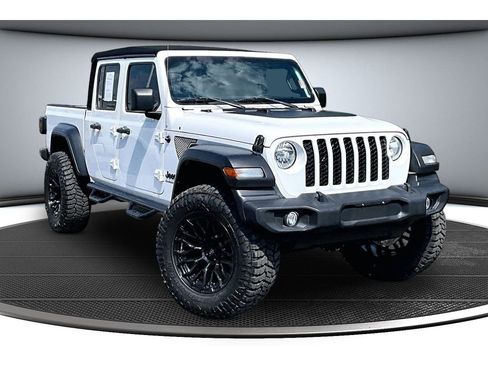 Used 2020 Jeep Gladiator Sport w/ Quick Order Package 24S AWD/4WD image 15