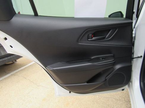 Used 2023 Toyota Prius Prime SE image 16