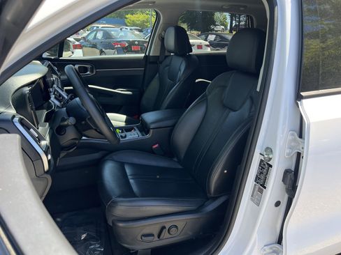 Used 2023 Kia Sorento S w/ Panoramic Sunroof Package FWD image 17