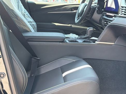 New 2026 Toyota Camry Hybrid FWD image 14
